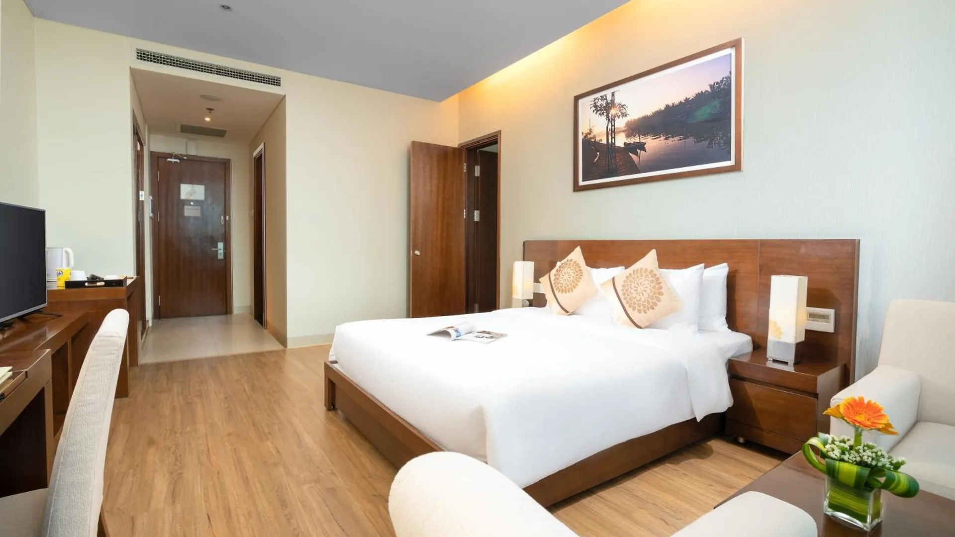 Grand Tourane Hotel Дананг Вьетнам