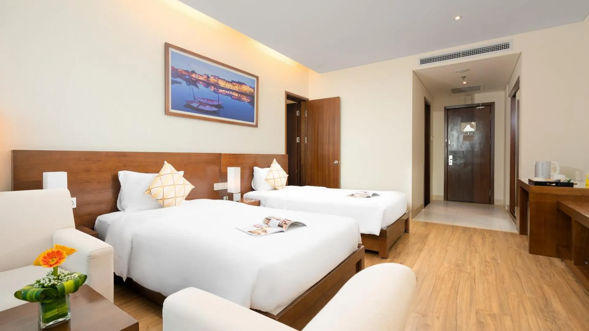 Grand Tourane Hotel Дананг
