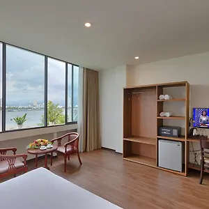 Отель Vitalis Riverside